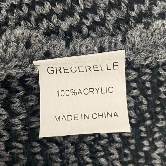 NWT Grecerelle Sweater Gray Cheetah Cowl Neck Asymmetric Button Tulip Hem Size M - Picture 7 of 9